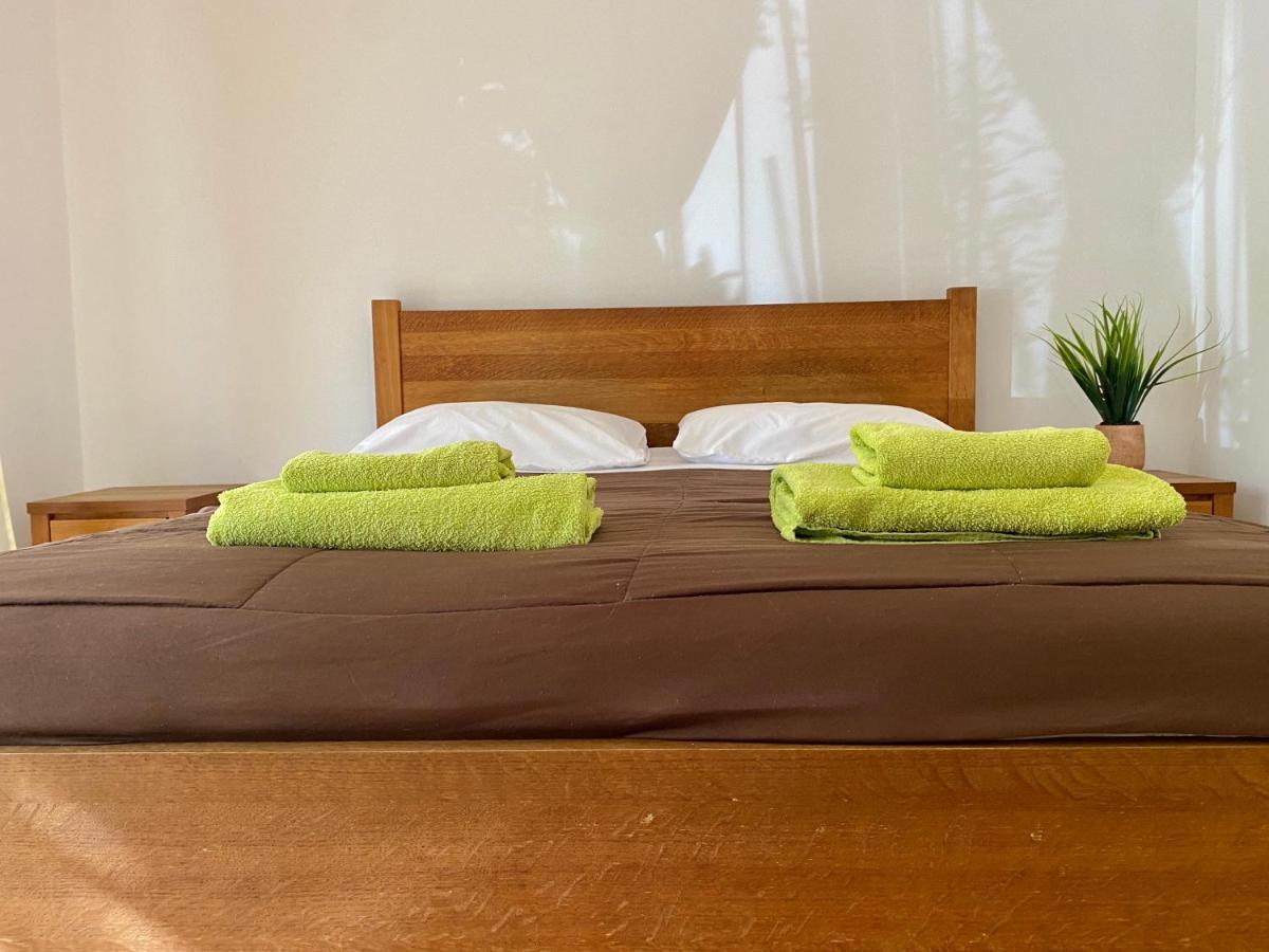 Moutallos Rooms Inn Homes 파포스 외부 사진